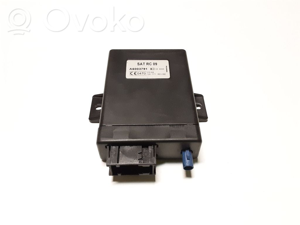 Mitsubishi Outlander Antenos valdymo blokas 