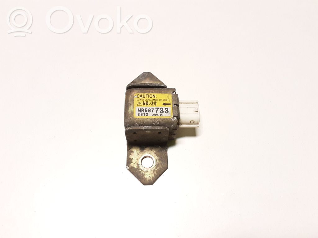 Mitsubishi Outlander Oro pagalvių smūgio daviklis 