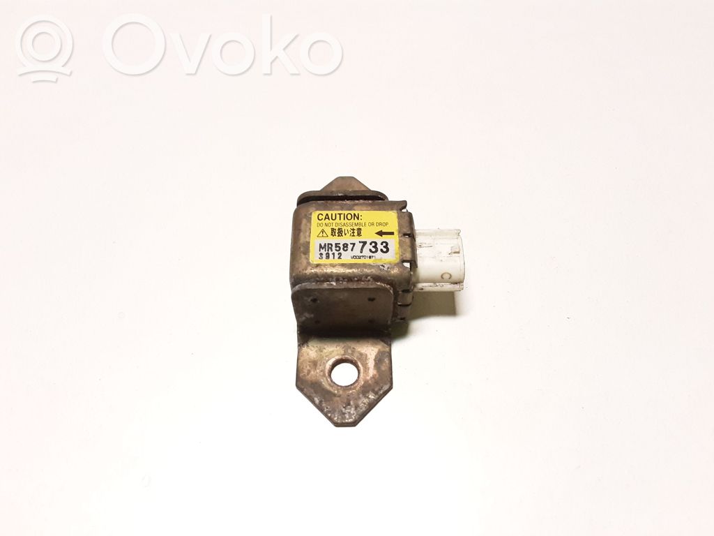 Mitsubishi Outlander Oro pagalvių smūgio daviklis 