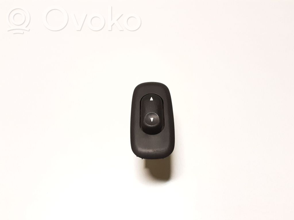 Electric window control switch   E1006638YA