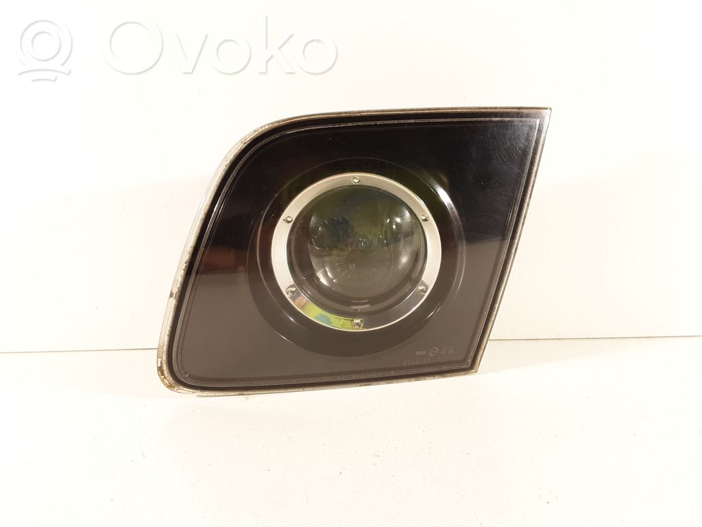 Mazda 3 I Takaluukun takavalot 