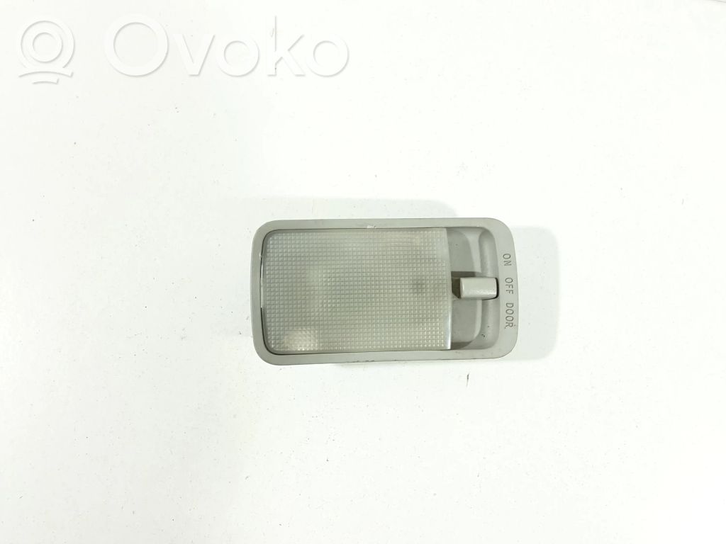 Toyota Corolla E120 E130 Luz del asiento trasero 