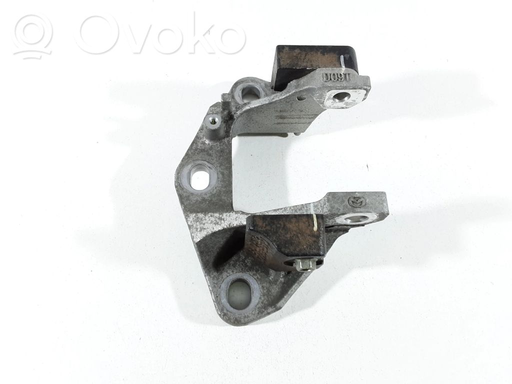Mazda CX-3 Gearbox mounting bracket 