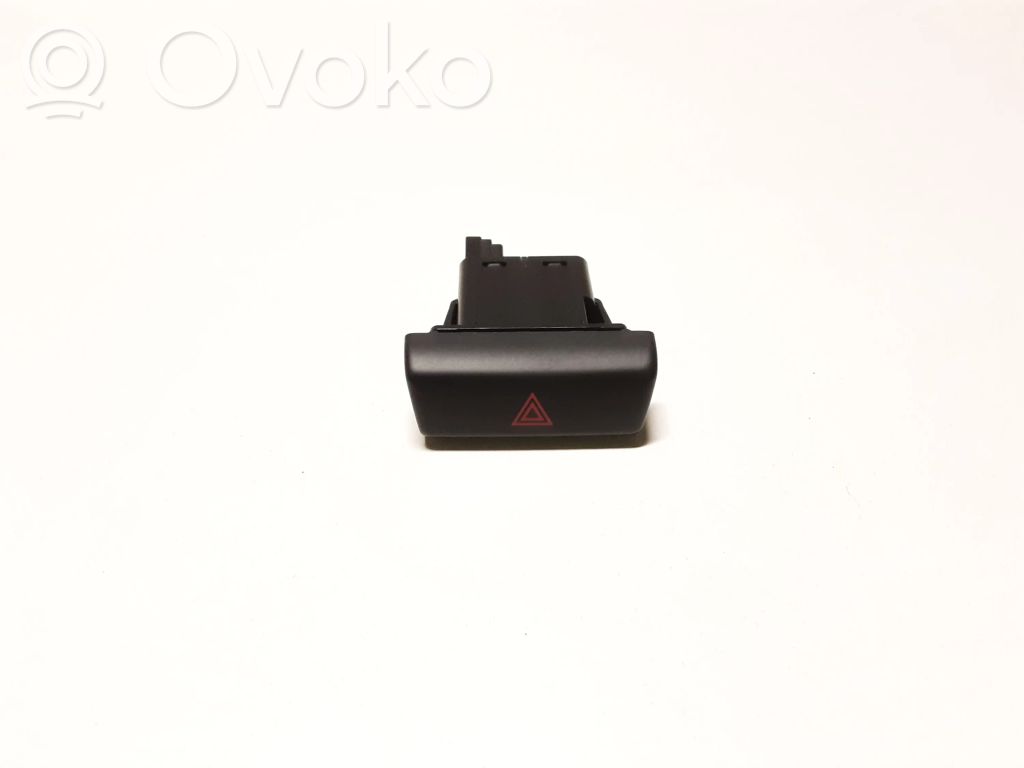 Mazda CX-3 Hazard light switch 
