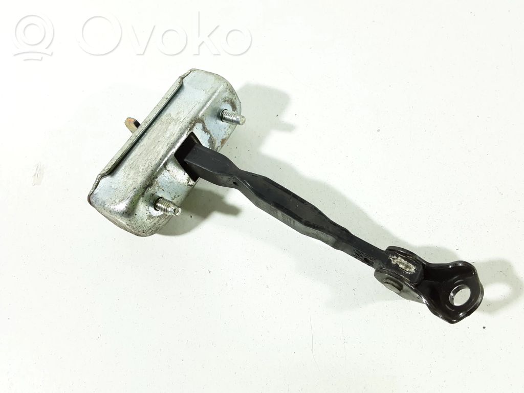 Toyota Corolla E120 E130 Takaoven pidätin 