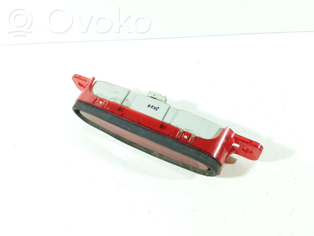 Mazda 3 I Third/center stoplight 