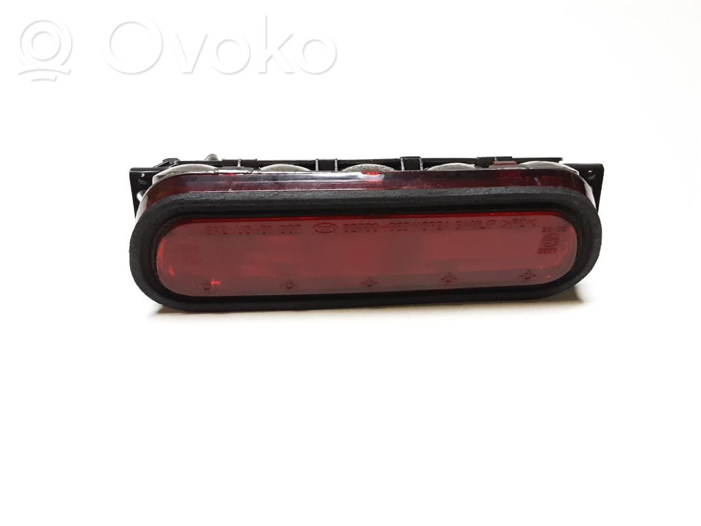 KIA Sorento Third/center stoplight 