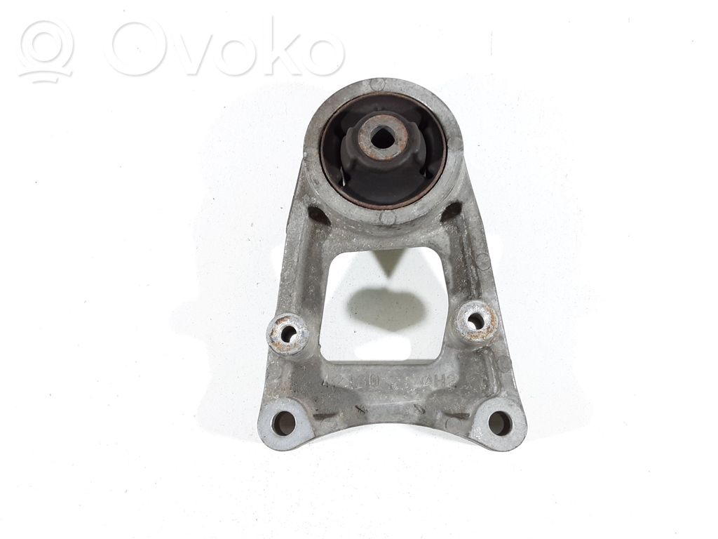 Toyota RAV 4 (XA30) Rear differential mounting bracket 