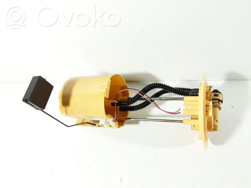 Toyota Yaris Fuel level sensor 