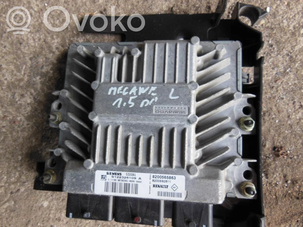 Engine control unit/module   8200565863,S122326109
