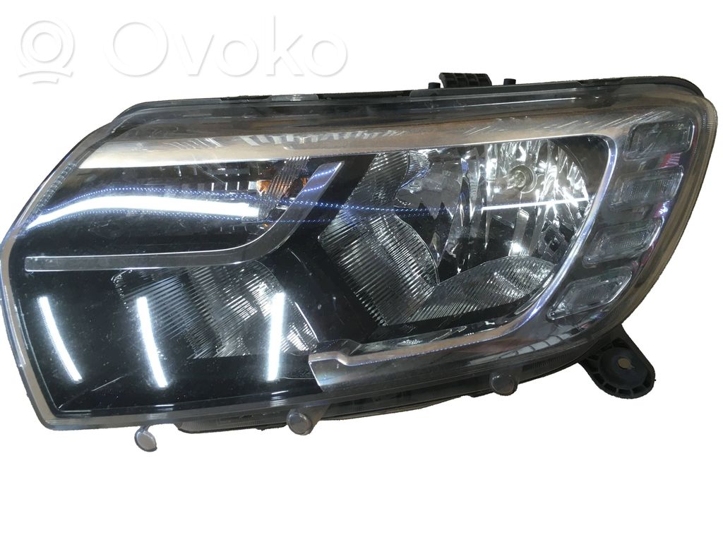 Dacia Sandero II Headlight/headlamp 