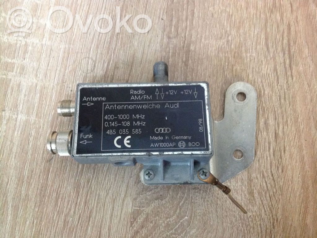 Audi A8 S8 D2 4D Aerial antenna amplifier 