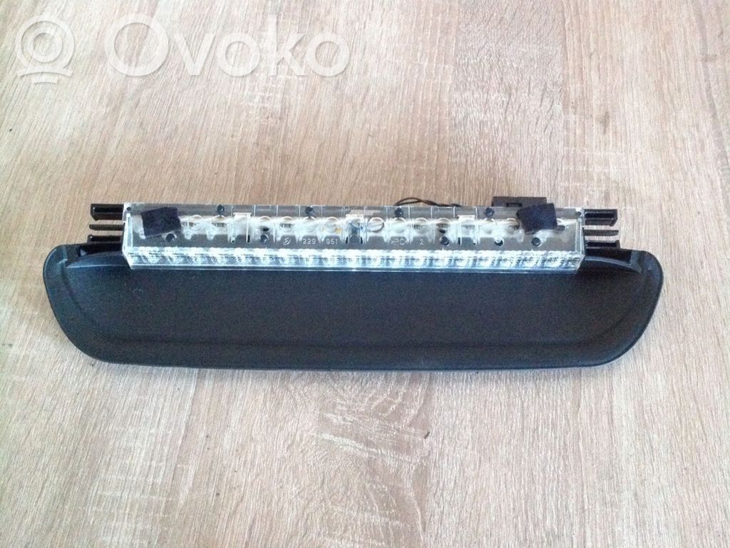 Luz de freno adicional/tercera   021561,021871,02574