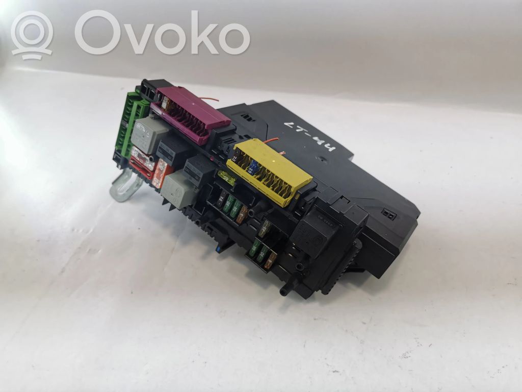 Skrzynka bezpieczników / Komplet   A2049060205,A2049019702,A2319025101