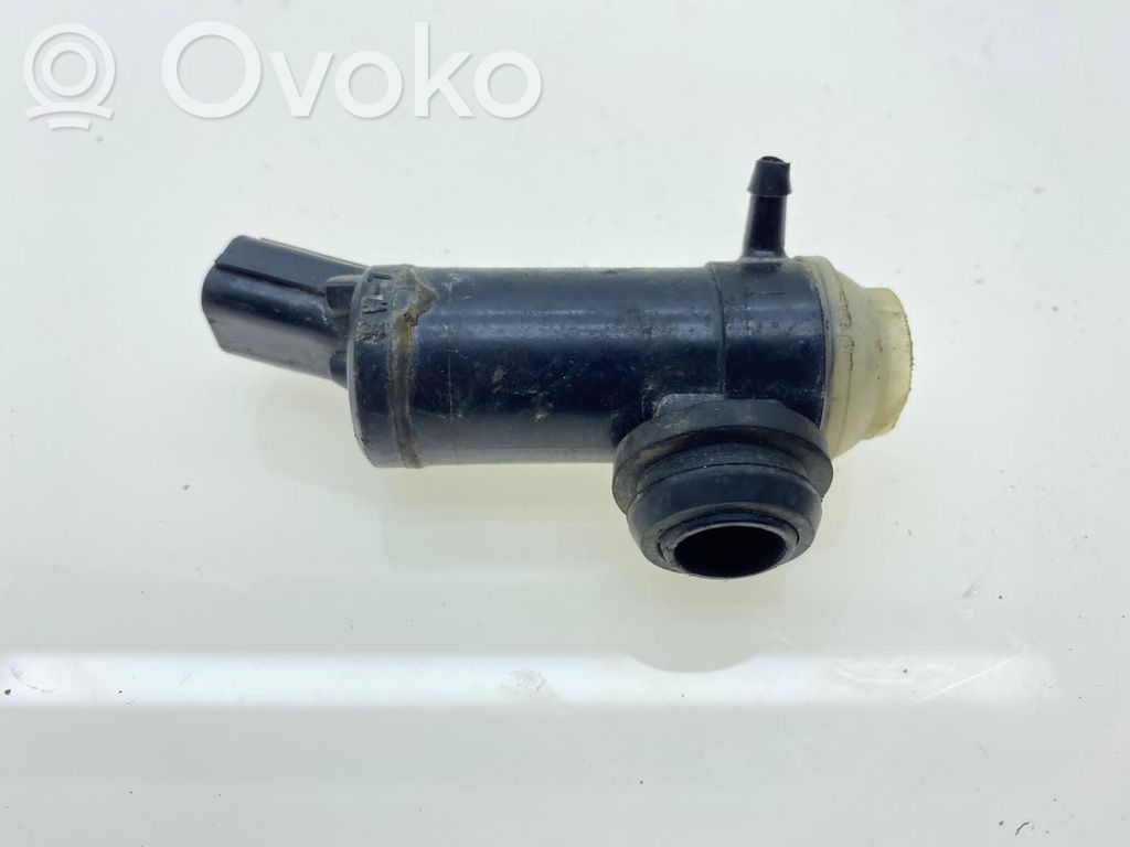 Subaru Impreza III Windscreen/windshield washer pump 