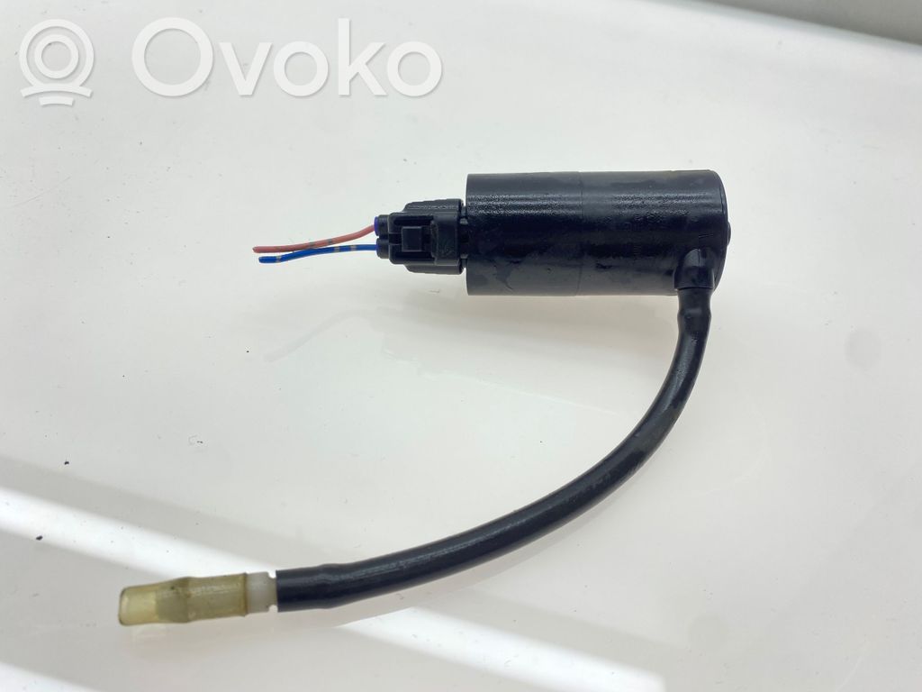 Toyota Auris 150 Windscreen/windshield washer pump 