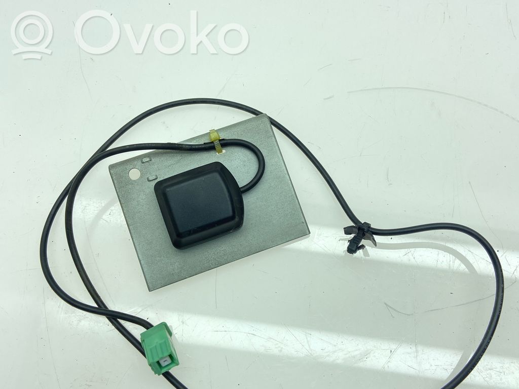 Subaru Legacy GPS-pystyantenni 