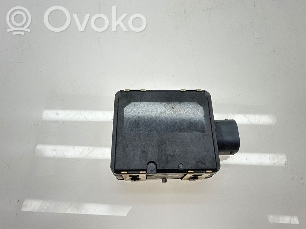Volkswagen PASSAT B8 Sensor de radar Distronic 