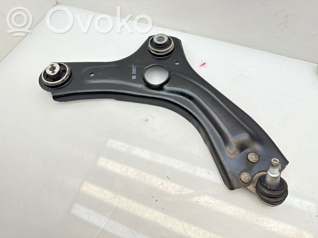 Nissan Juke II F16 Рычаг 