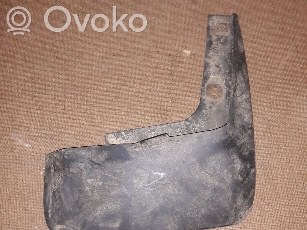 Toyota Corolla E160 E170 Takaroiskeläppä 