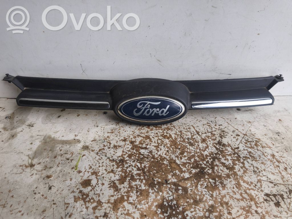Ford Focus Augšējais režģis 