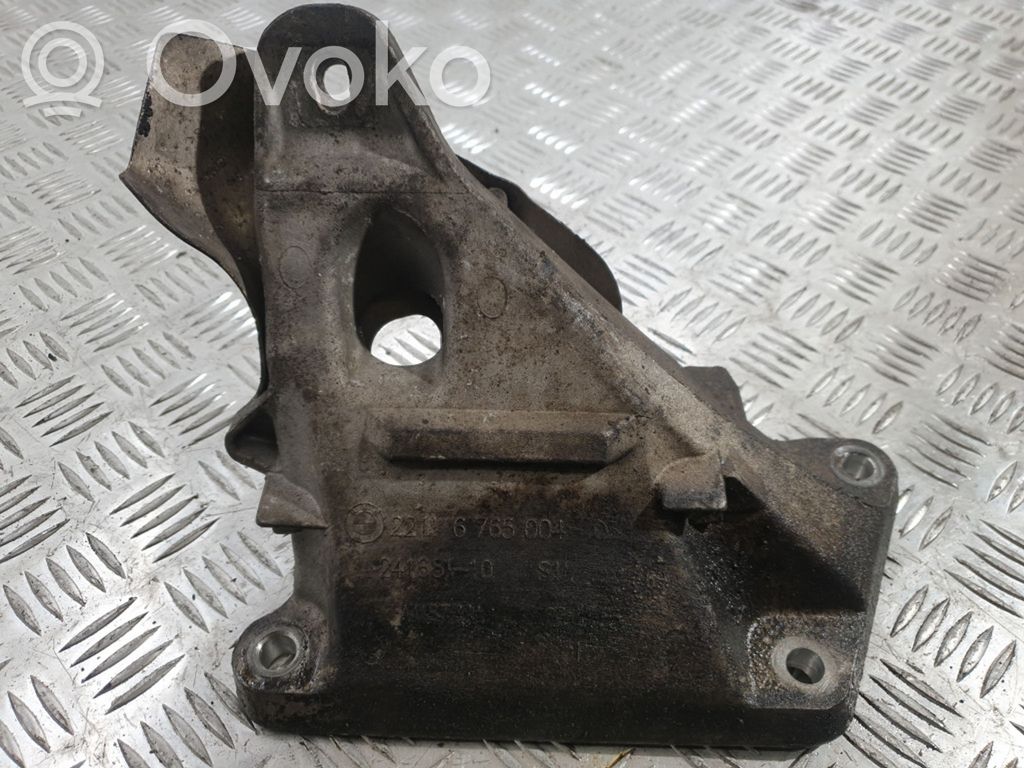 Engine mounting bracket   6765004