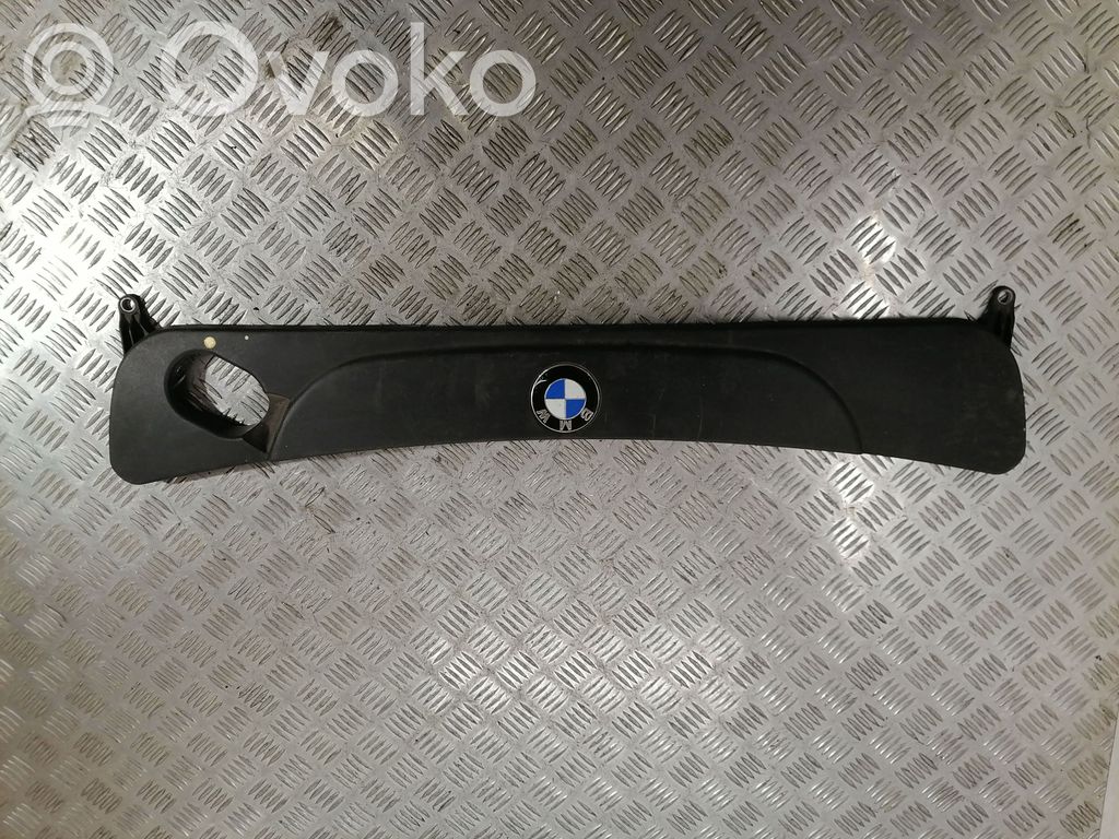 BMW 5 E60 E61 Variklio dangtis (apdaila) 