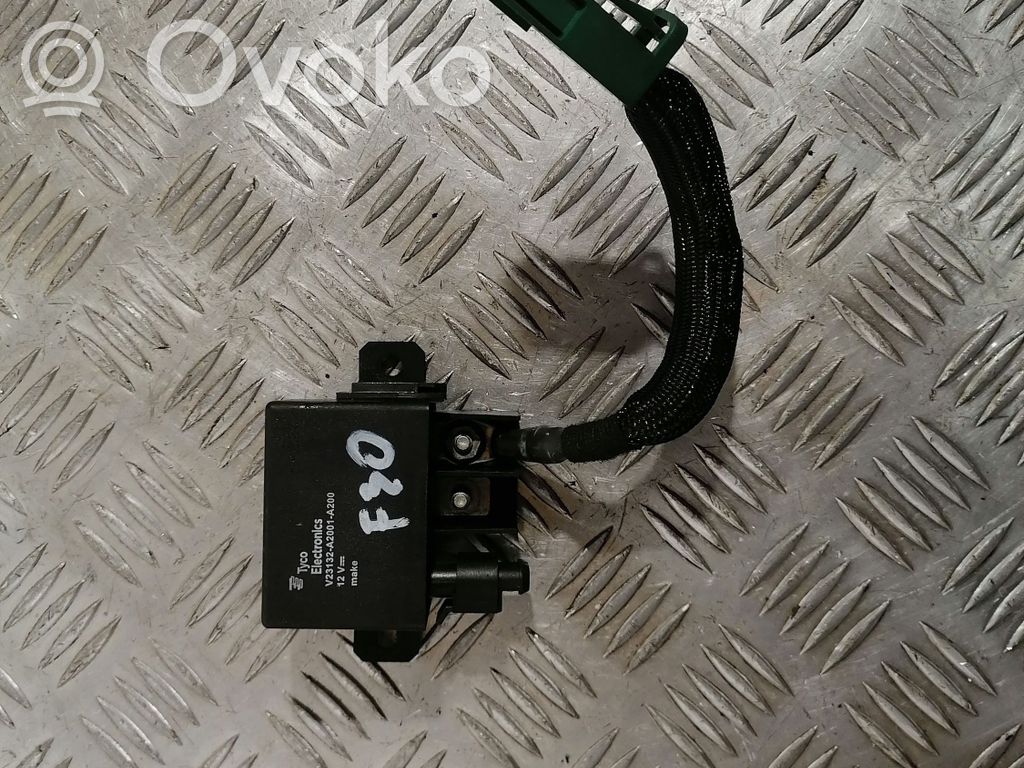 BMW 3 F30 F35 F31 Kita rėlė 