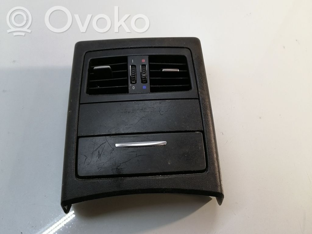 BMW 3 E90 E91 Centrinės oro grotelės 
