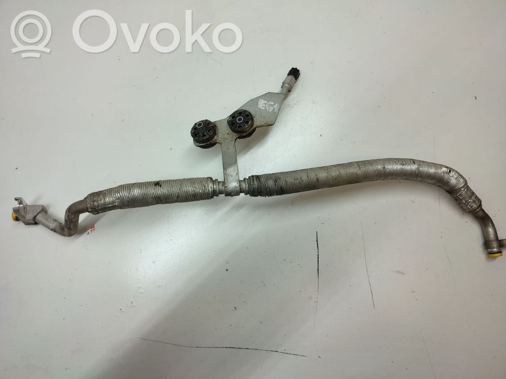 BMW 5 E60 E61 Ilmastointilaitteen putki (A/C) 