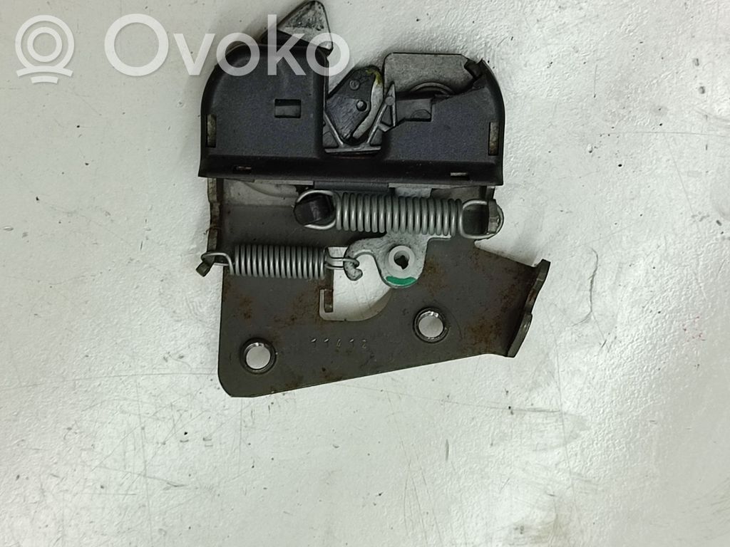 BMW 3 E90 E91 Sedynės nugaros atramos spyna 
