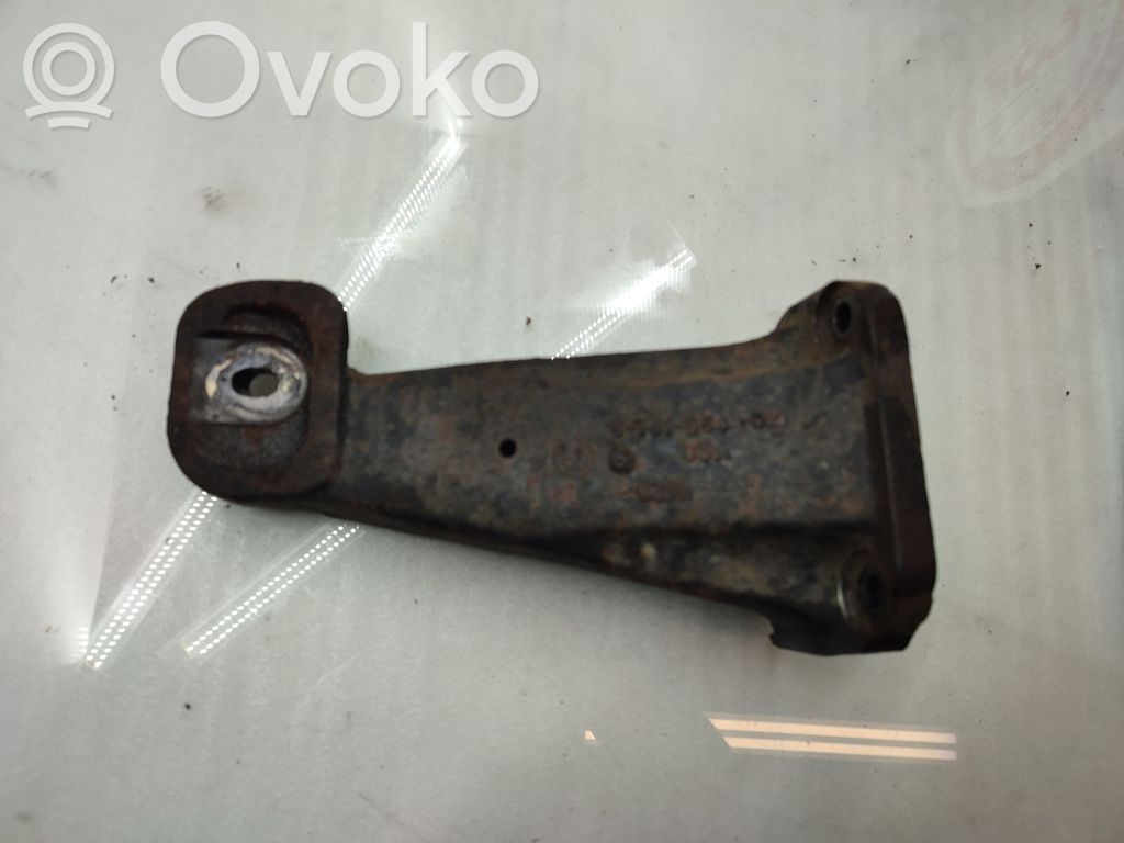BMW X5 E53 Engine mounting bracket 