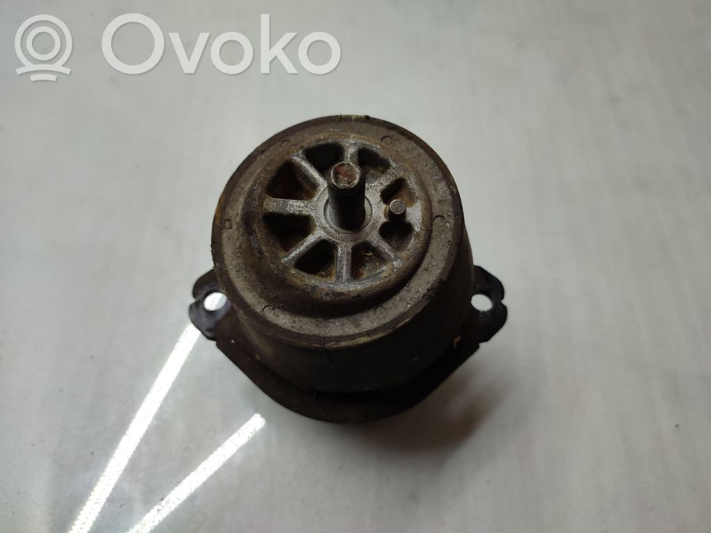 Audi Q7 4L Engine mount bracket 