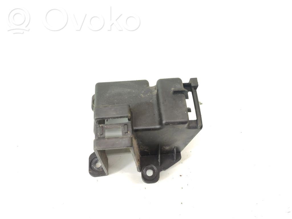Ford B-MAX Rear bumper mounting bracket 