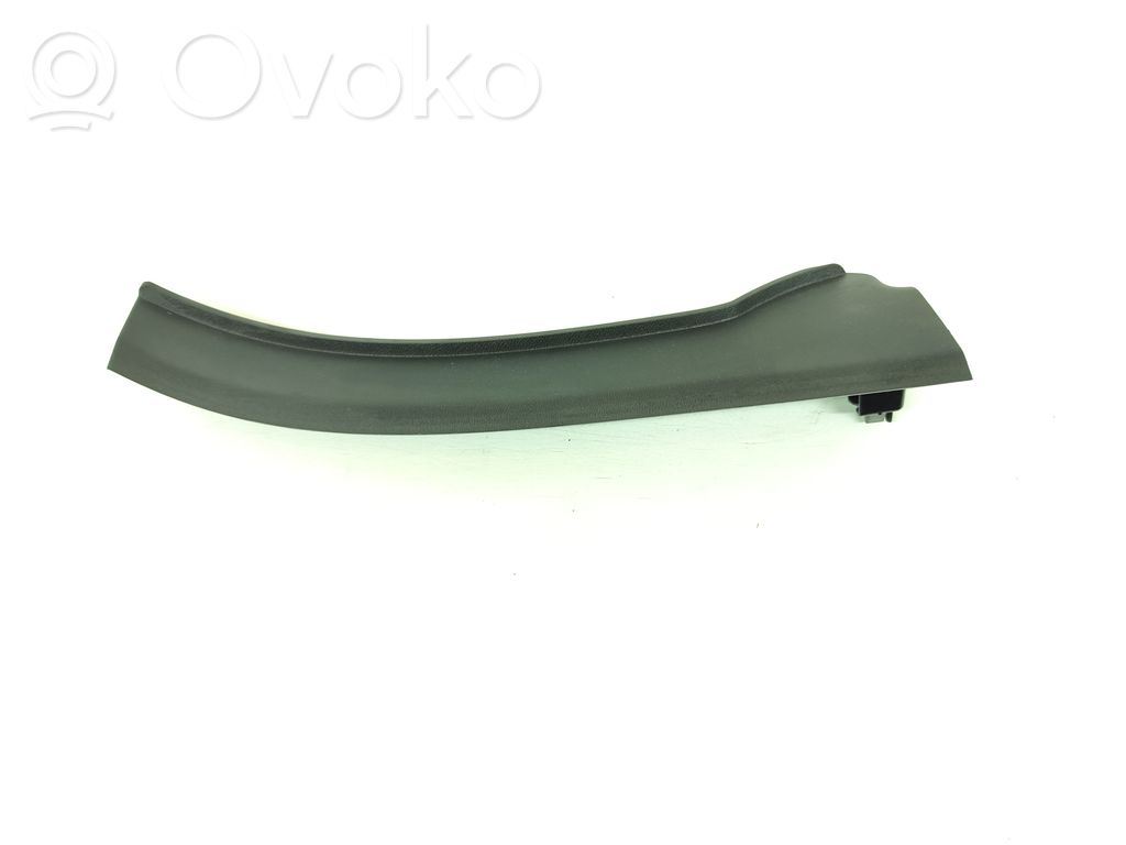 Volvo XC60 Pilar (B) (inferior) 