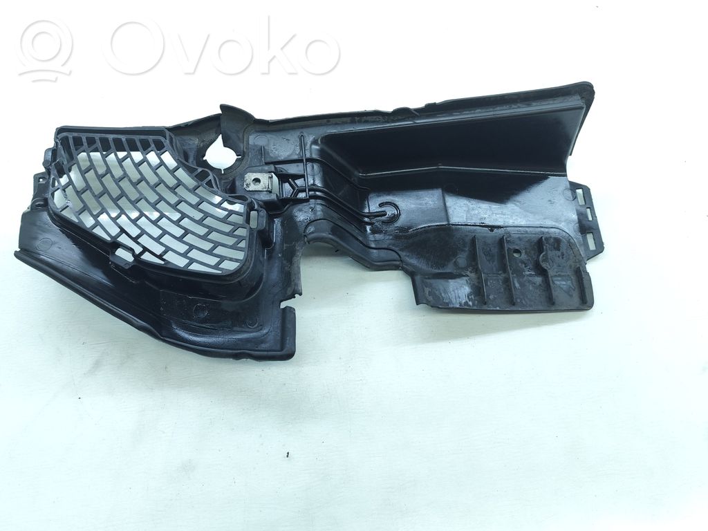 BMW 5 E60 E61 Oro paėmimo kanalo detalė (-ės) 