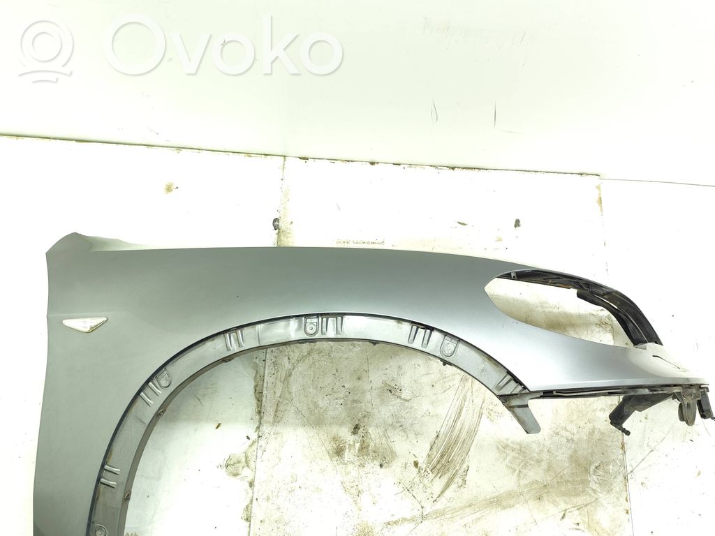 BMW X5 E70 Sparnas 