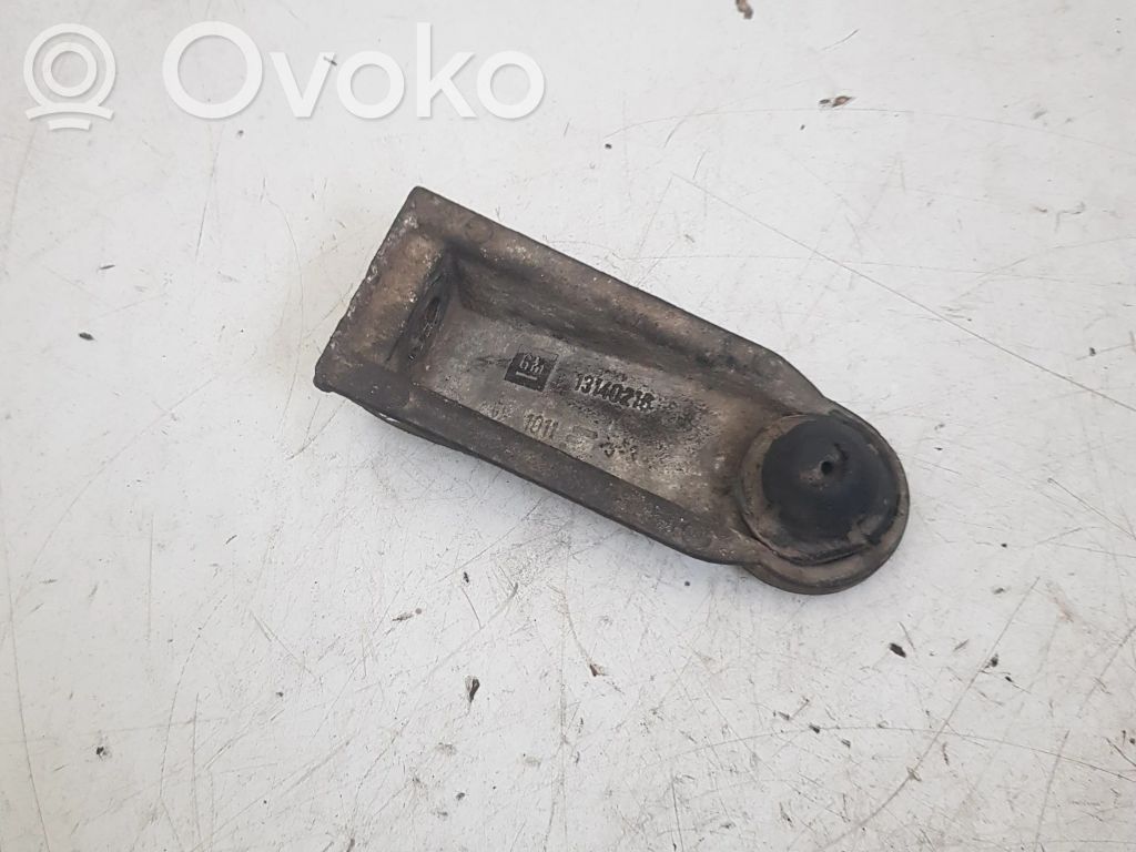Opel Signum Radiator mount bracket 