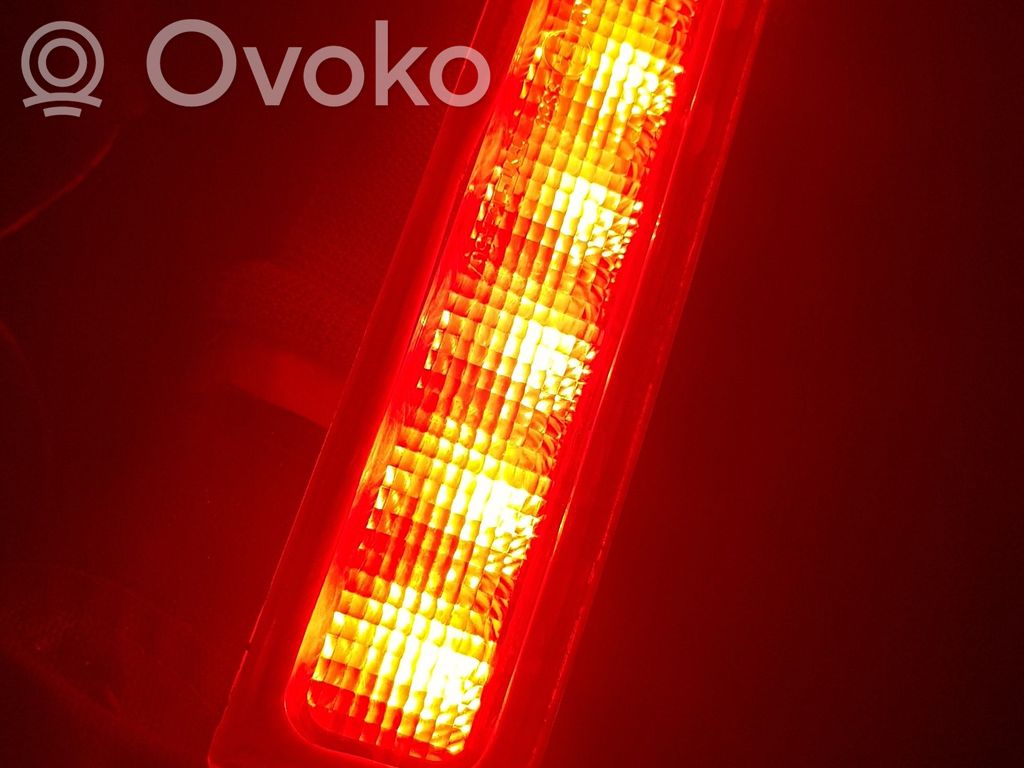 Third/center stoplight