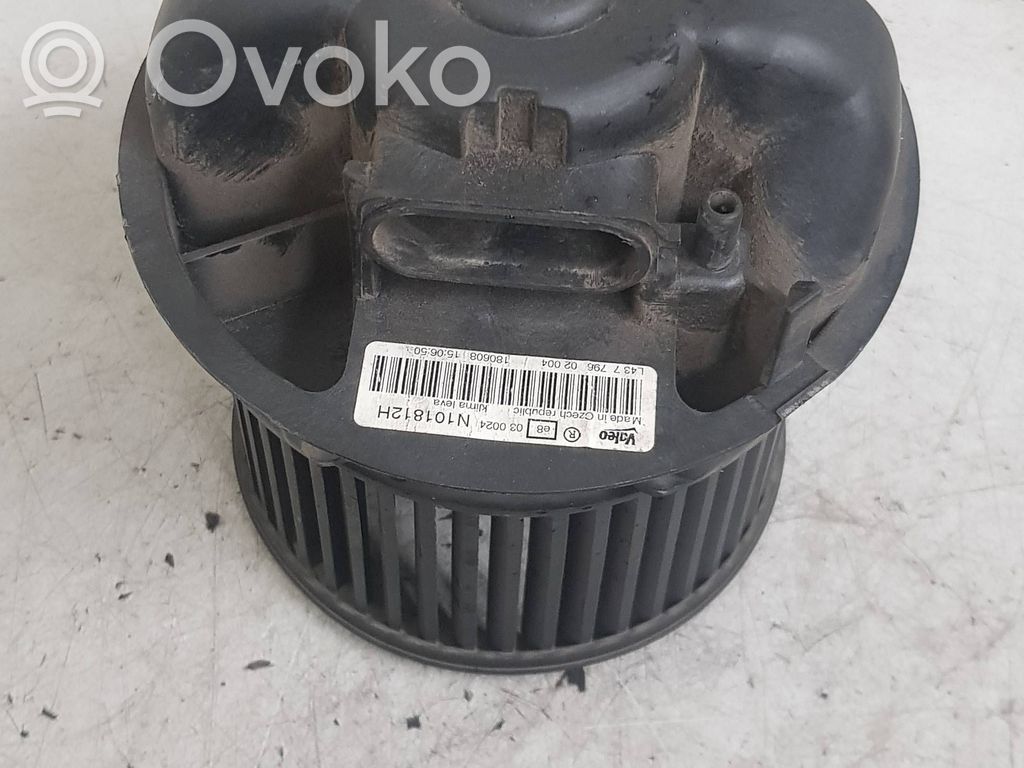 Toyota Aygo AB10 Pečiuko ventiliatorius/ putikas 