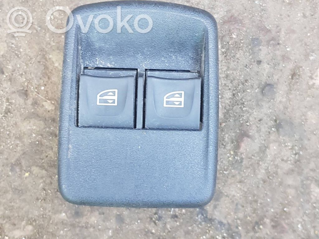 Dacia Sandero II Electric window control switch 