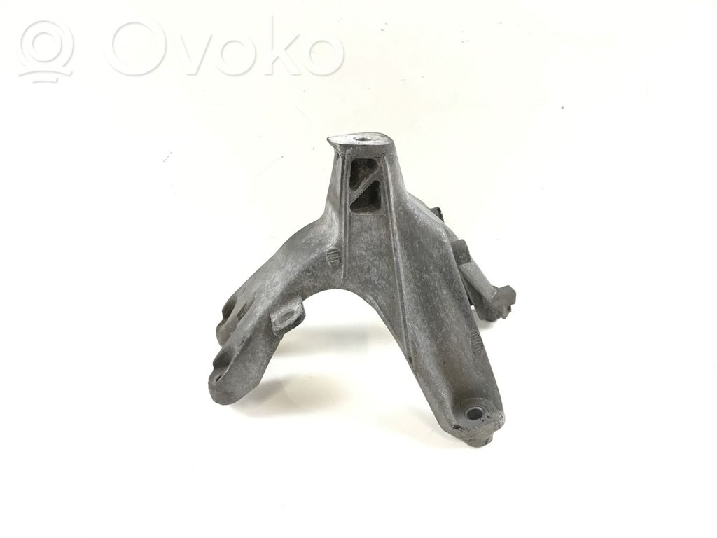 Audi A4 S4 B8 8K Engine mounting bracket 