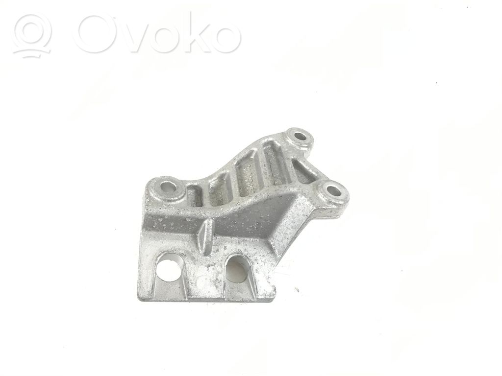 Volvo XC60 Front differential bracket 
