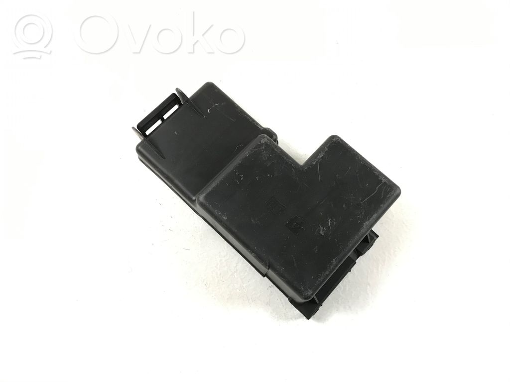 Volvo XC60 Tapa de caja de fusibles 