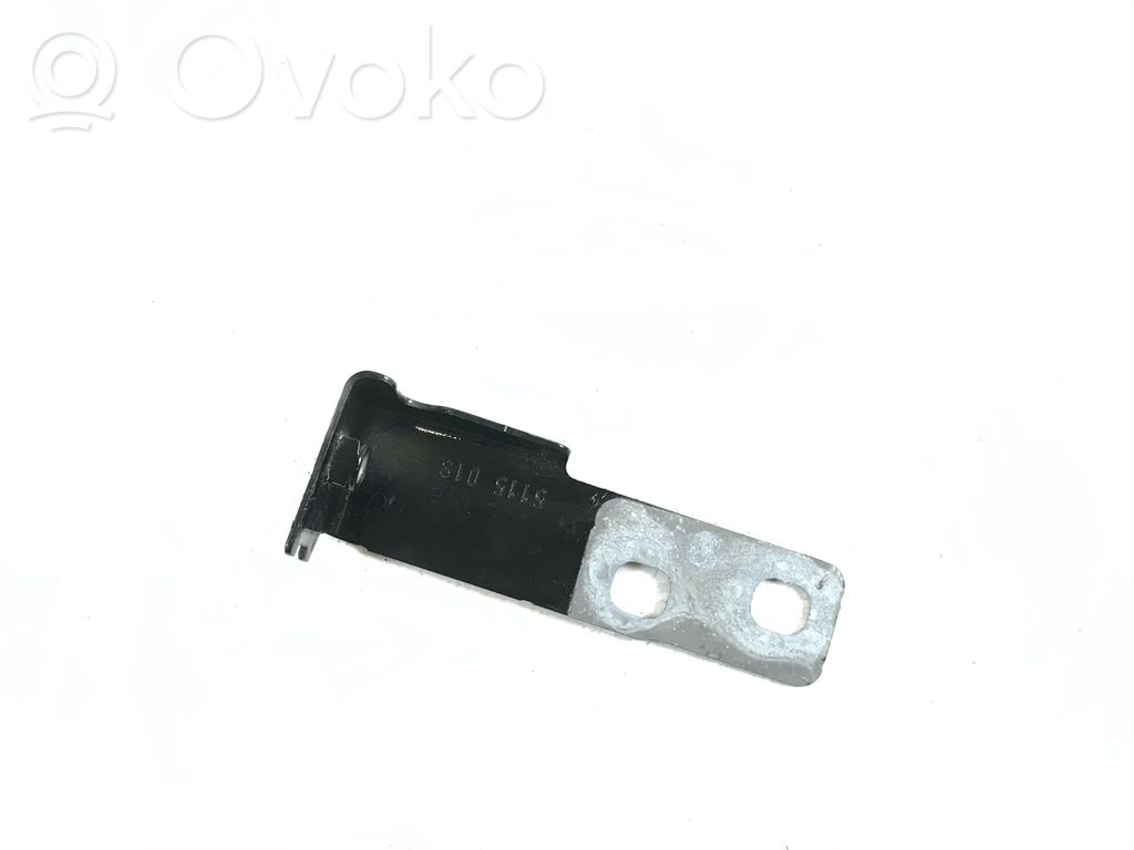 Uchwyt / Mocowanie błotnika przedniego   8W0821434B