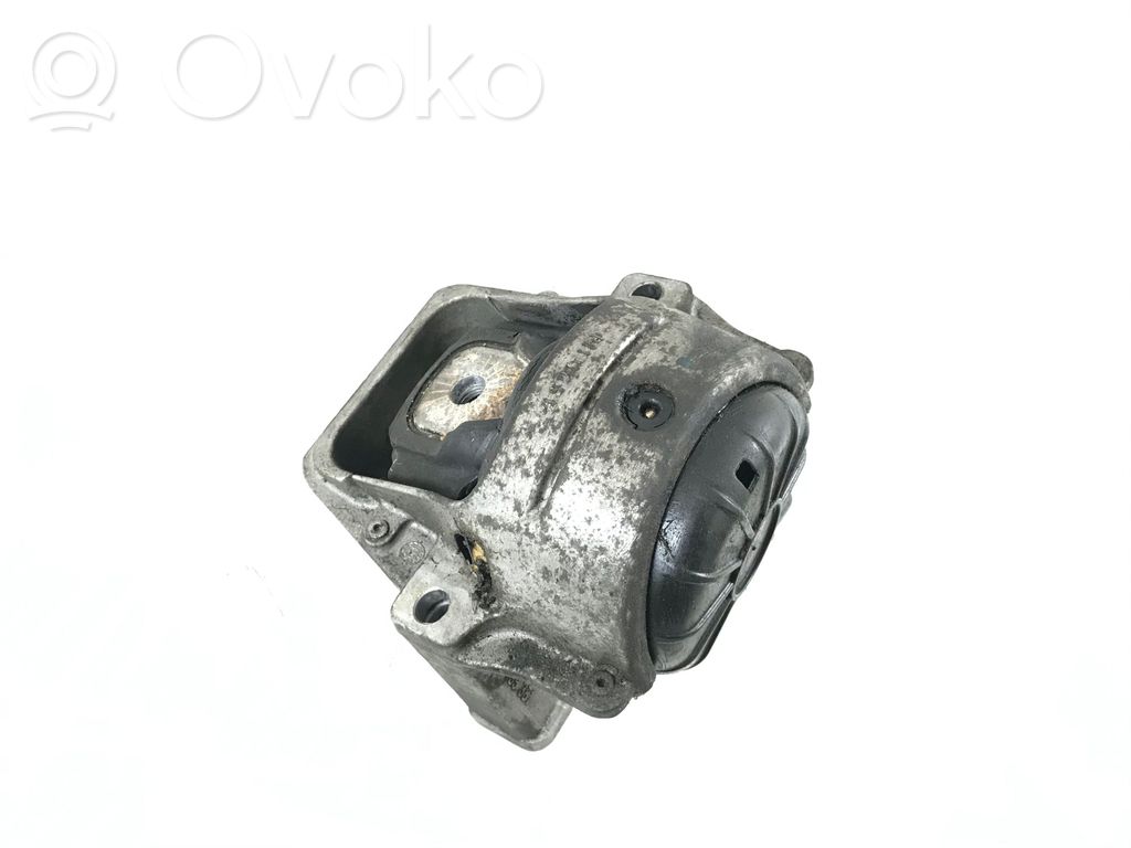 Audi Q5 SQ5 8R Engine mount bracket 