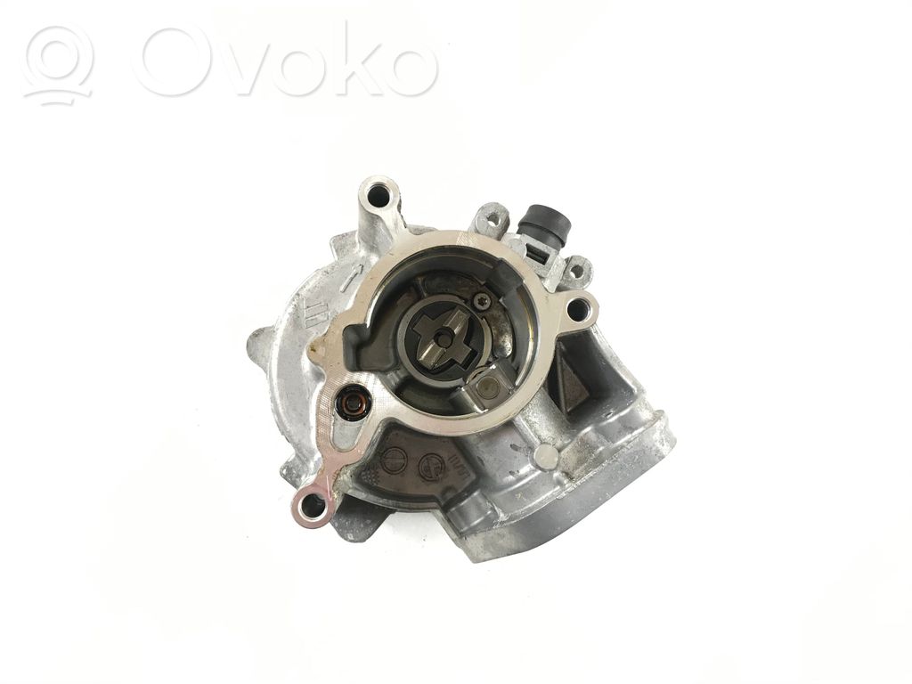 Audi A4 S4 B9 Vacuum pump 