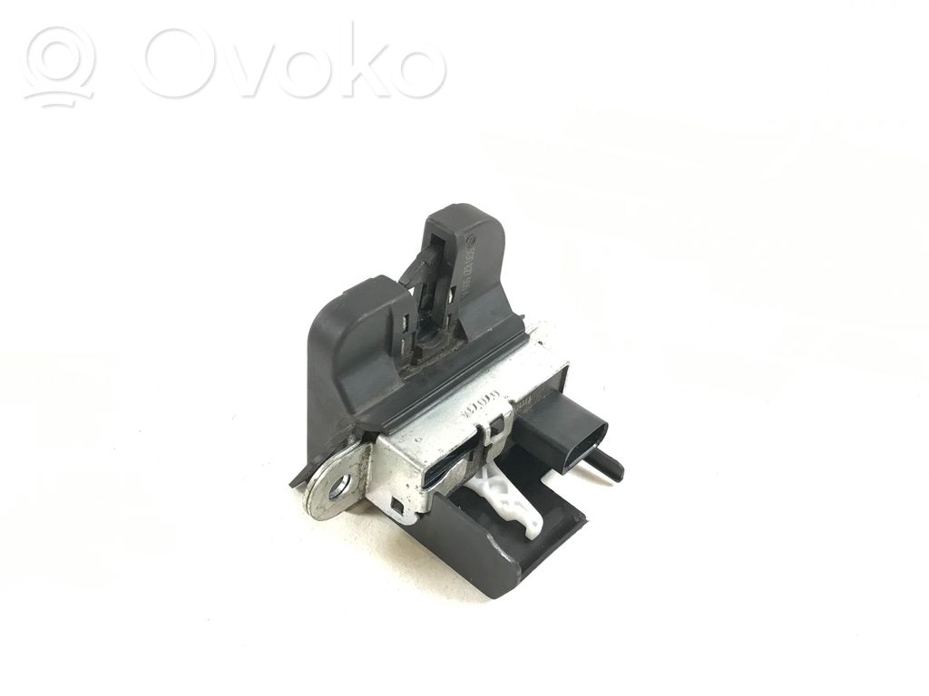 Volkswagen Golf VII Zamek klapy tylnej / bagażnika 