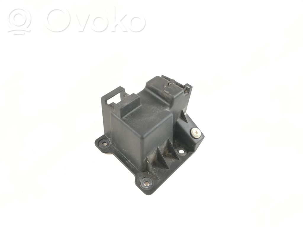 Ford B-MAX Takapuskurin kannake 