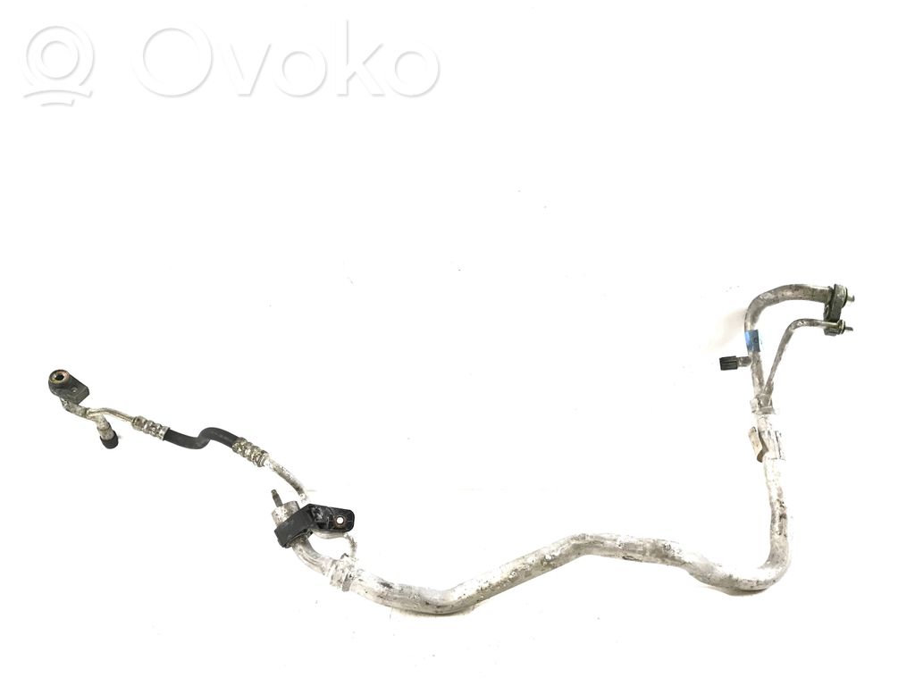 Ford Focus Ilmastointilaitteen putki (A/C) 